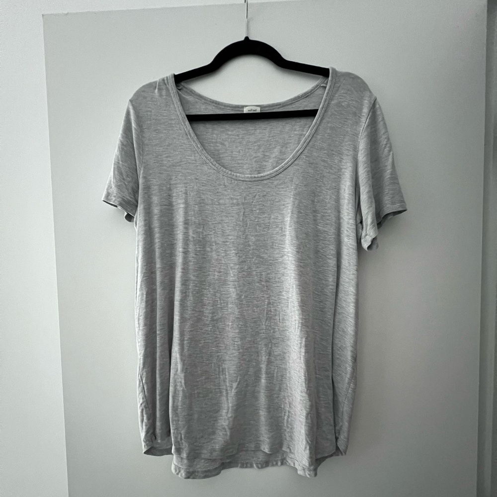 Wilfred Light Gray Scoop Neck Short Sleeve Tee